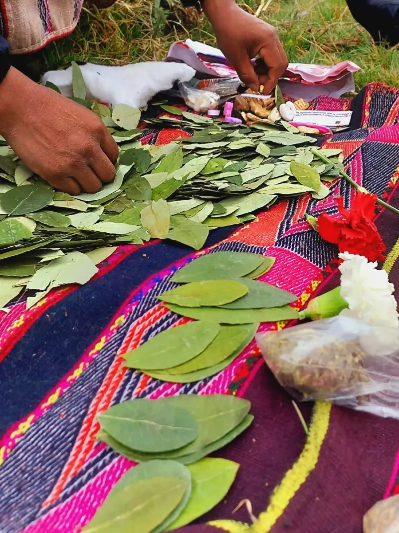 Cerimônia à Pachamama na Lagoa de Piuray